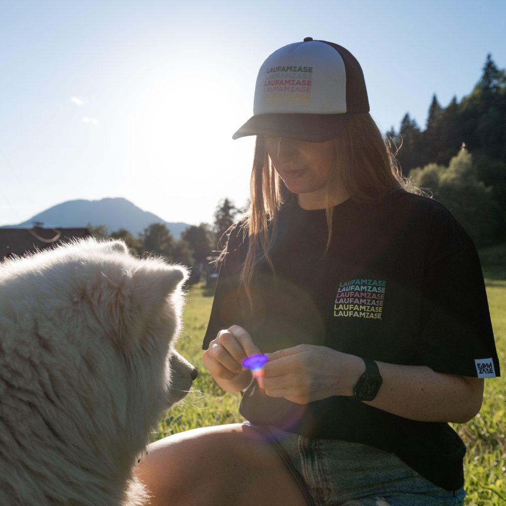 LAUFAM ZASE - trucker kapa s šiltom